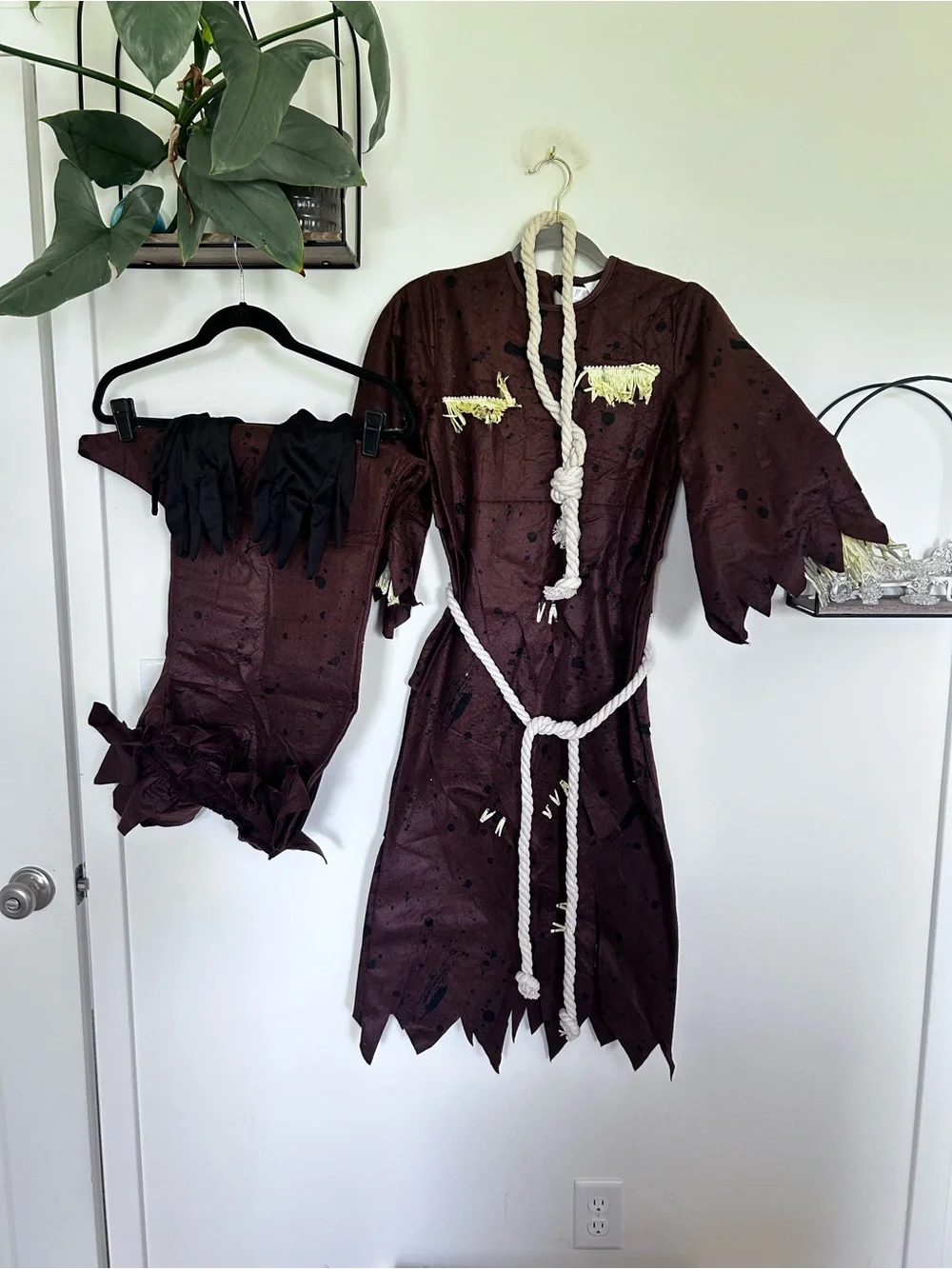 Spooktacular Creations Scarecrow Halloween Costume Cloak Gloves Medium Youth